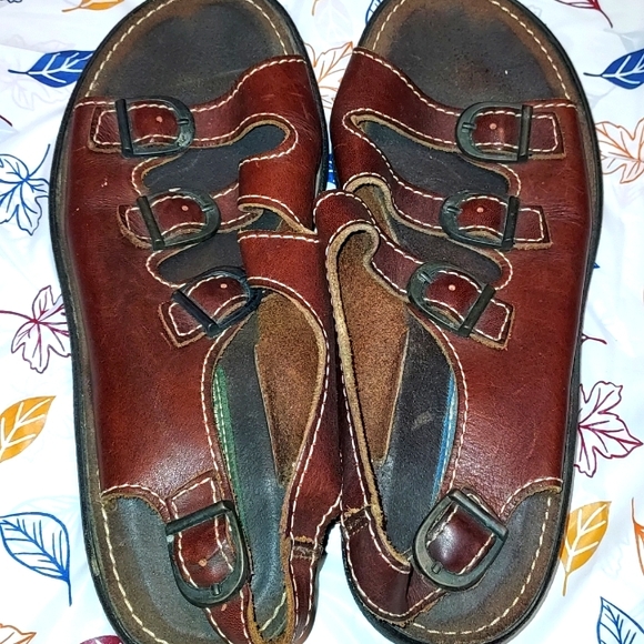 A pair of vintage Eastland sandals - Picture 2 of 3
